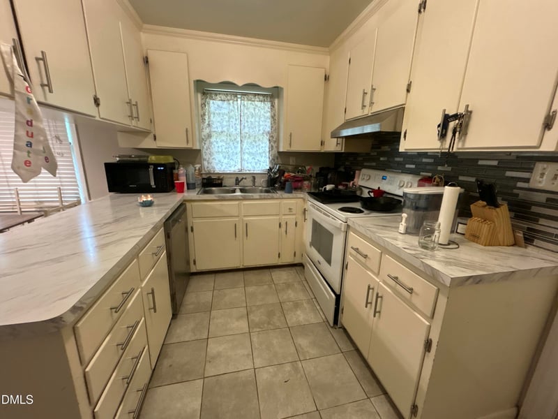 3401 Victor Pl, Raleigh, NC 27604