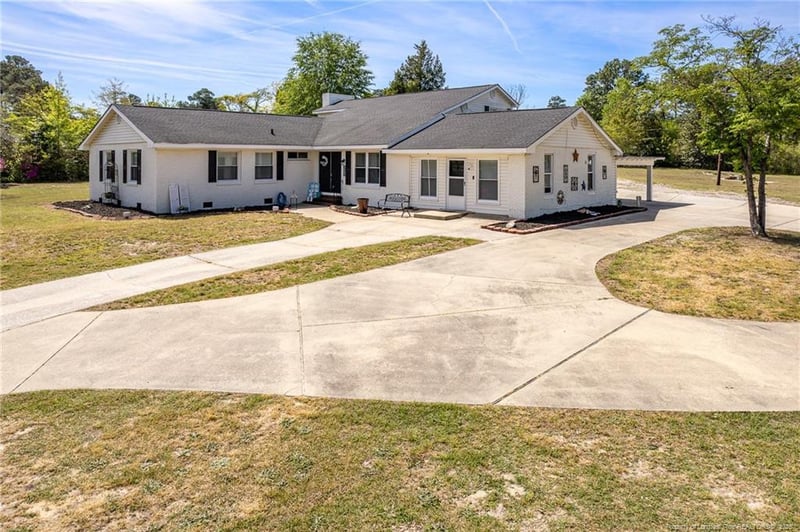 3402 Seven Mountain Dr, Fayetteville, NC 28306
