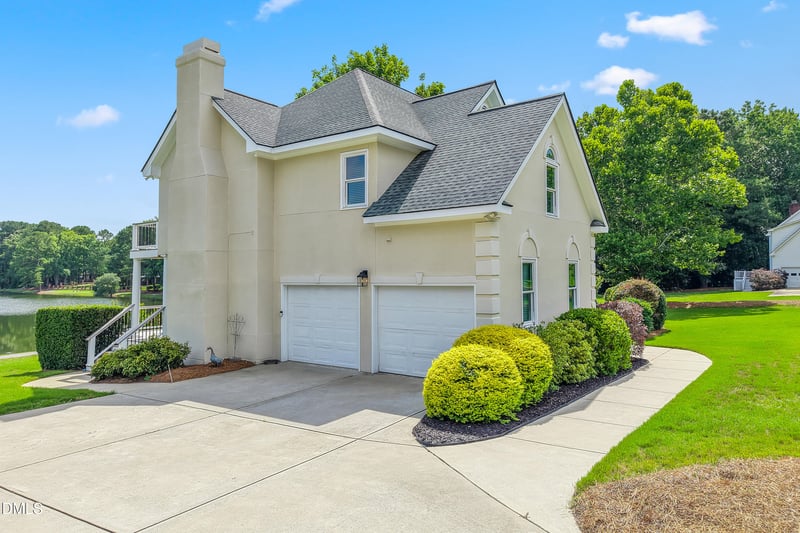 3412 Queen Ann Dr E, Clayton, NC 27527