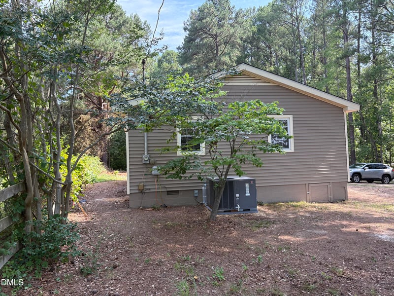 349 Strickland Hinton Rd, Zebulon, NC 27597