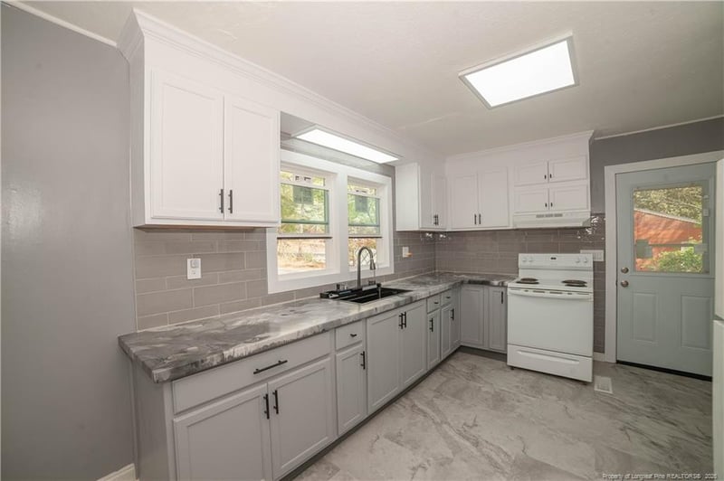 3502 Greenwood Dr, Fayetteville, NC 28311
