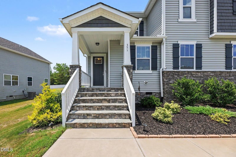 351 Fast Pitch Ln, Four Oaks, NC 27524