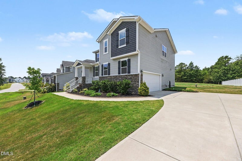 351 Fast Pitch Ln, Four Oaks, NC 27524