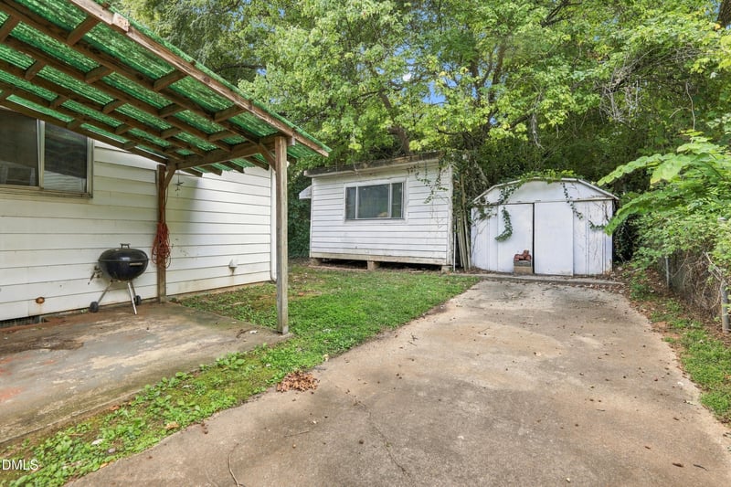 3537 Apache Dr, Raleigh, NC 27609