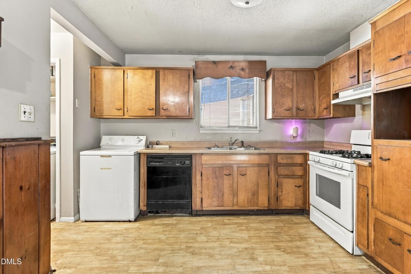 3537 Apache Dr, Raleigh, NC 27609