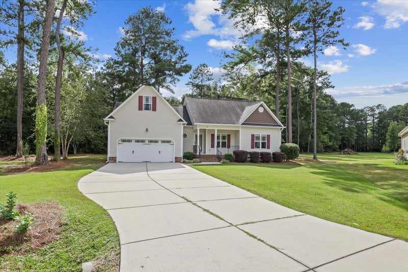 359 Log Cabin Ct, Selma, NC 27576