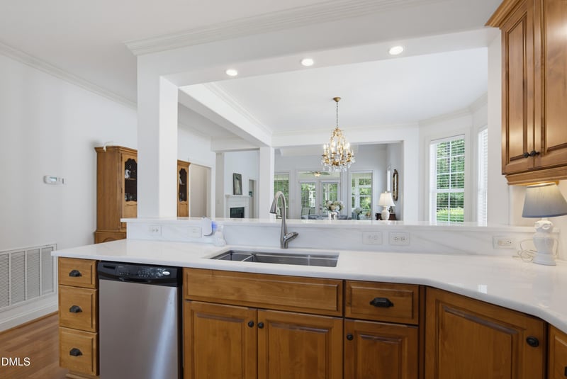 360 Duchart Ln, Fuquay Varina, NC 27526