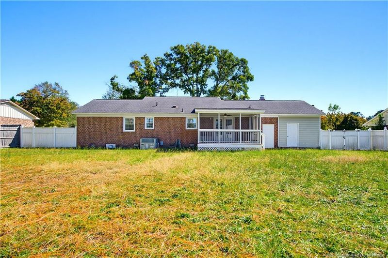 3612 Crampton Dr, Hope Mills, NC 28348