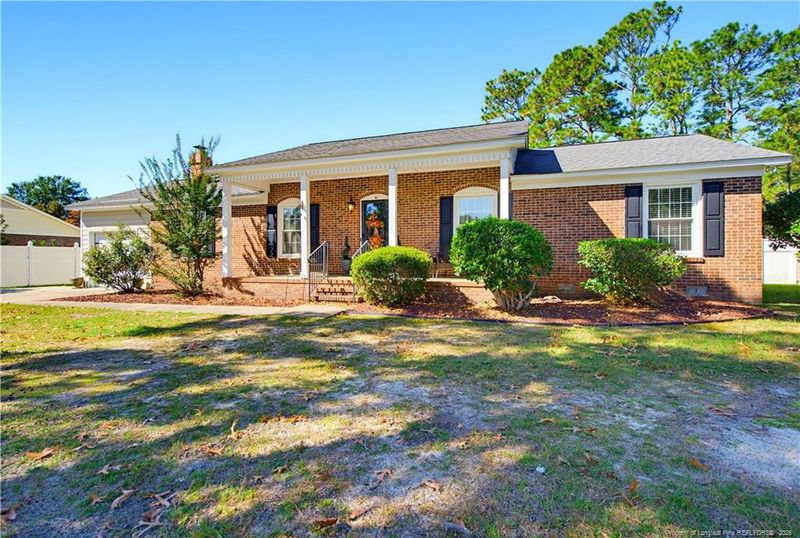 3612 Crampton Dr, Hope Mills, NC 28348