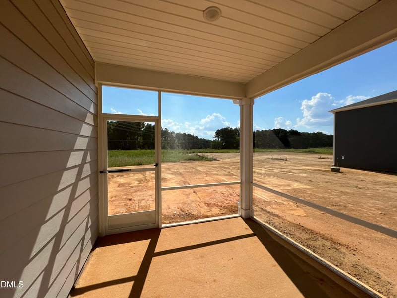 364 Barrow Meadows Dr, Zebulon, NC 27597