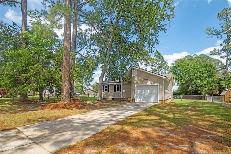 3695 Applegate Rd, Hope Mills, NC 28348