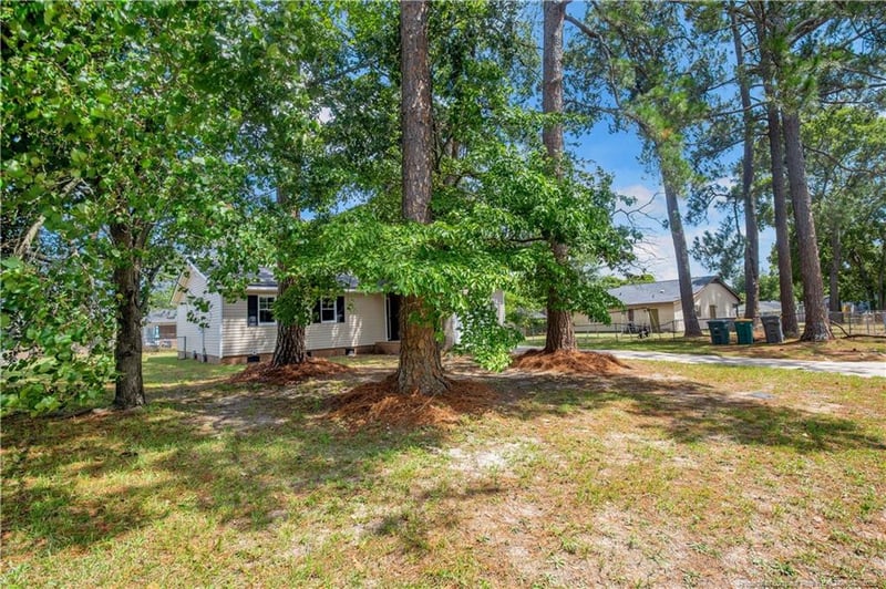 3695 Applegate Rd, Hope Mills, NC 28348