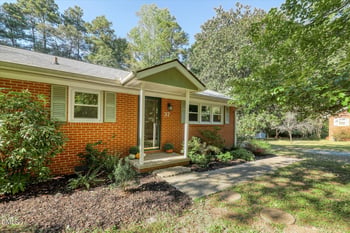 37 S Circle Dr, Chapel Hill, NC 27516