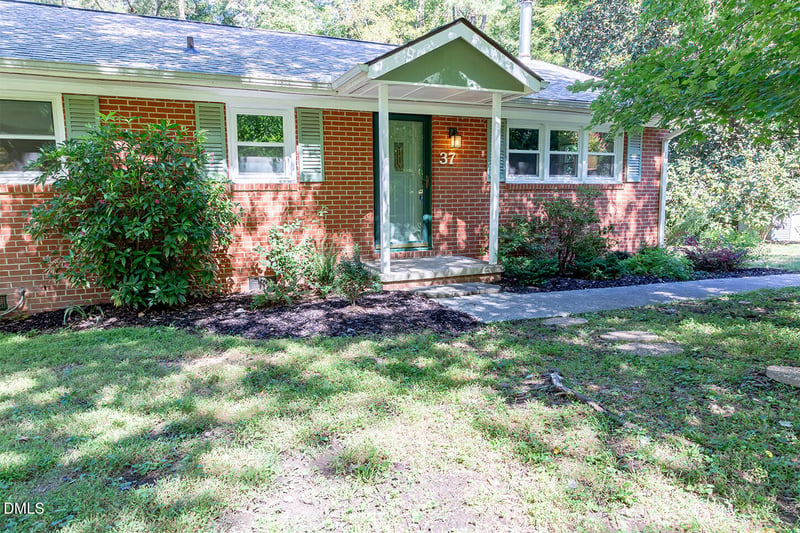 37 S Circle Dr, Chapel Hill, NC 27516