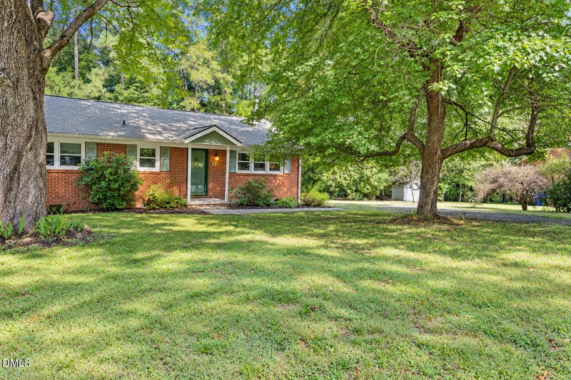37 S Circle Dr, Chapel Hill, NC 27516