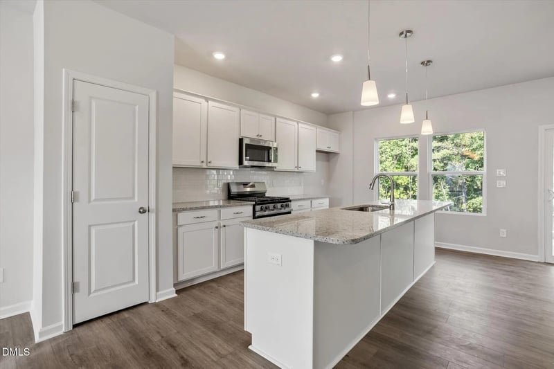 37 Plantation Dr, Youngsville, NC 27596