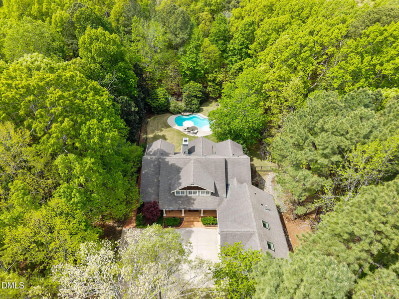 3701 Stonegate Dr, Chapel Hill, NC 27516