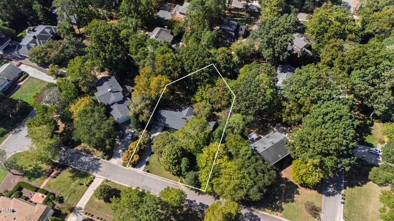 3705 Stonehaven Dr, Raleigh, NC 27609