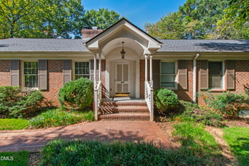 3705 Stonehaven Dr, Raleigh, NC 27609