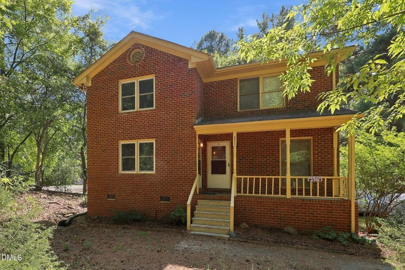 371 Umstead Dr #A, Chapel Hill, NC 27516