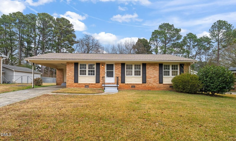 3712 Huntleigh Dr, Raleigh, NC 27604