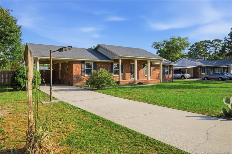 3720 Souchak Dr, Hope Mills, NC 28348