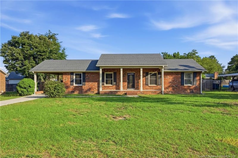 3720 Souchak Dr, Hope Mills, NC 28348