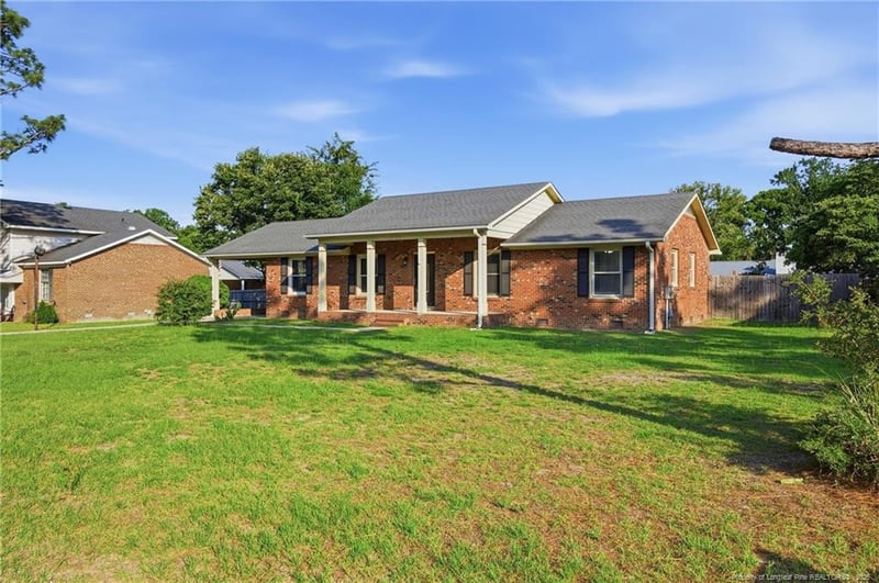 3720 Souchak Dr, Hope Mills, NC 28348