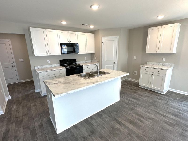 3722 Stone St, Hope Mills, NC 28348