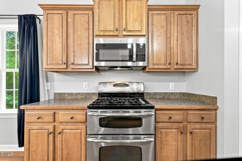 3727 Vesta Dr, Raleigh, NC 27603