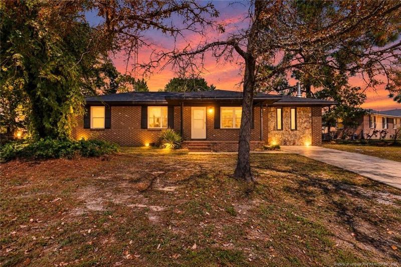 3766 Colonial Cv, Hope Mills, NC 28348