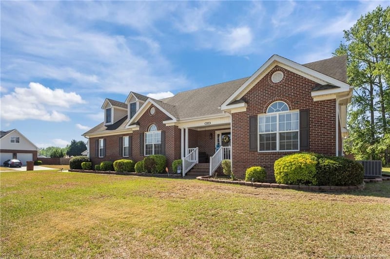 3805 Sunchase Dr, Fayetteville, NC 28306