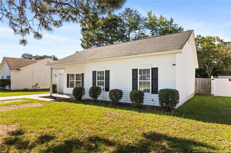 3823 Goforth Dr, Hope Mills, NC 28348