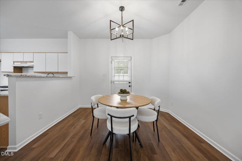 3831 Pin Oak Rd, Raleigh, NC 27604