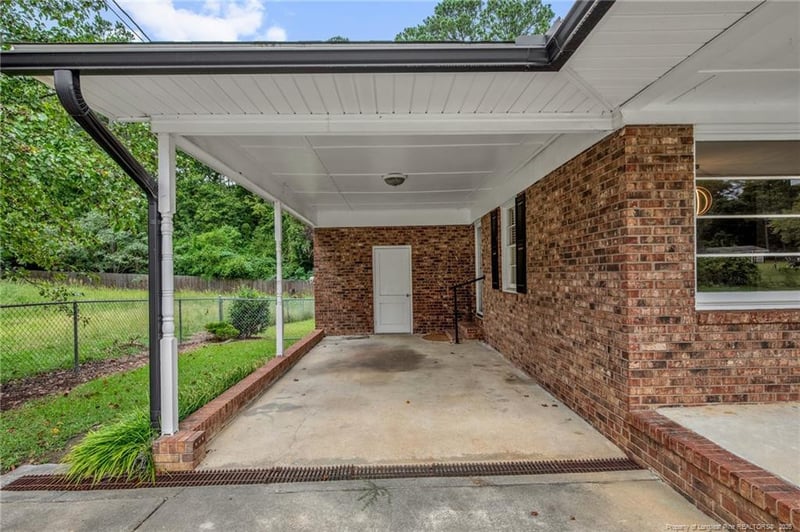 3858 Red Oak Dr, Fayetteville, NC 28306