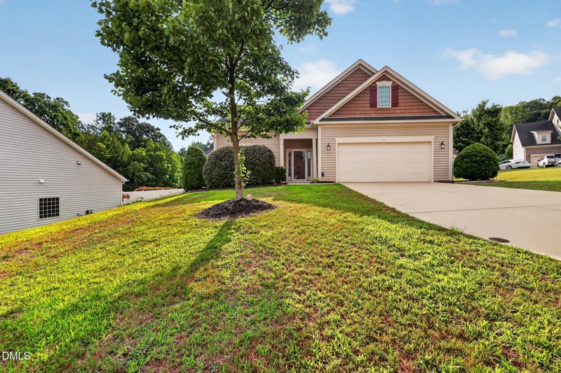 39 Mcguire Ln, Clayton, NC 27527