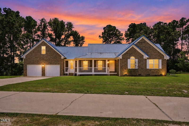 390 Comanche Dr, Erwin, NC 28339