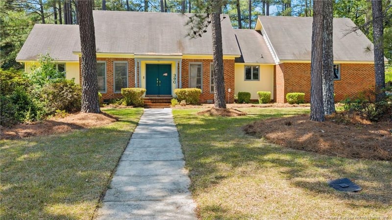 390 Hilliard Dr, Fayetteville, NC 28311