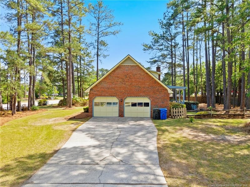 390 Hilliard Dr, Fayetteville, NC 28311