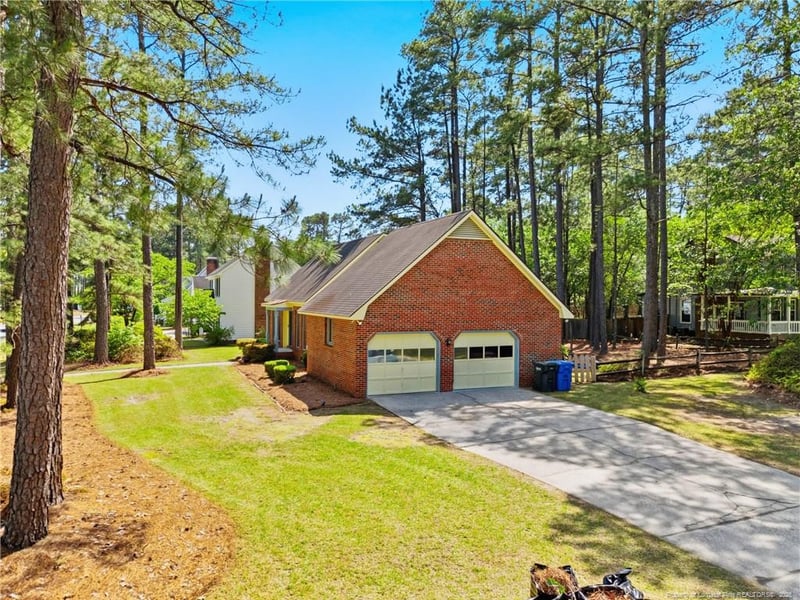 390 Hilliard Dr, Fayetteville, NC 28311