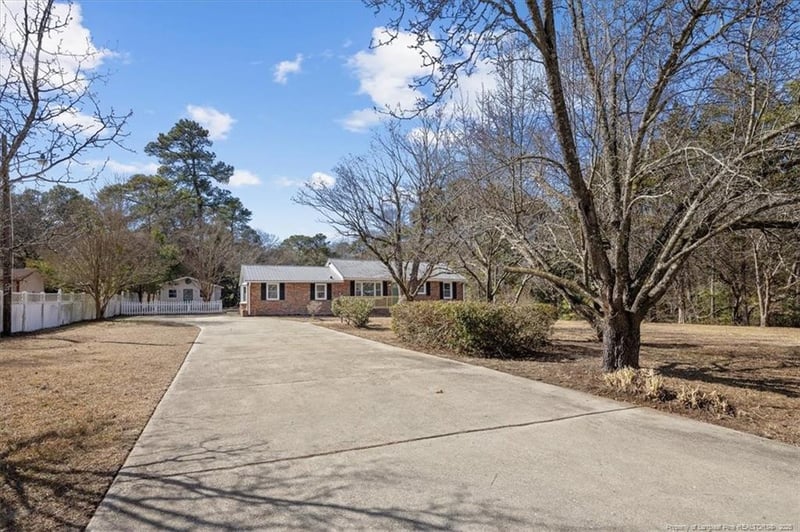 3901 Daytona Rd, Fayetteville, NC 28311