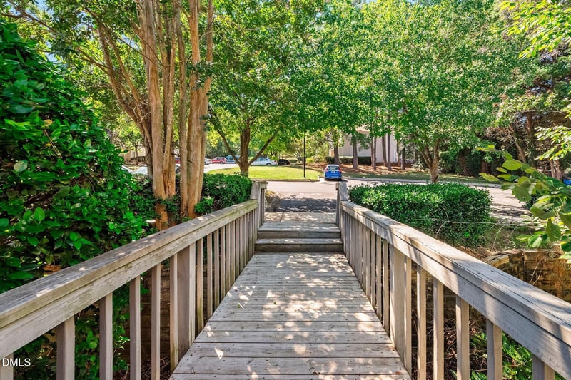 3904 Summerwood Ct, Raleigh, NC 27613