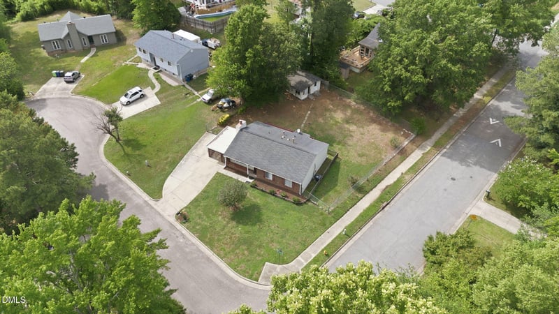 3909 Old Creek Ct, Raleigh, NC 27604