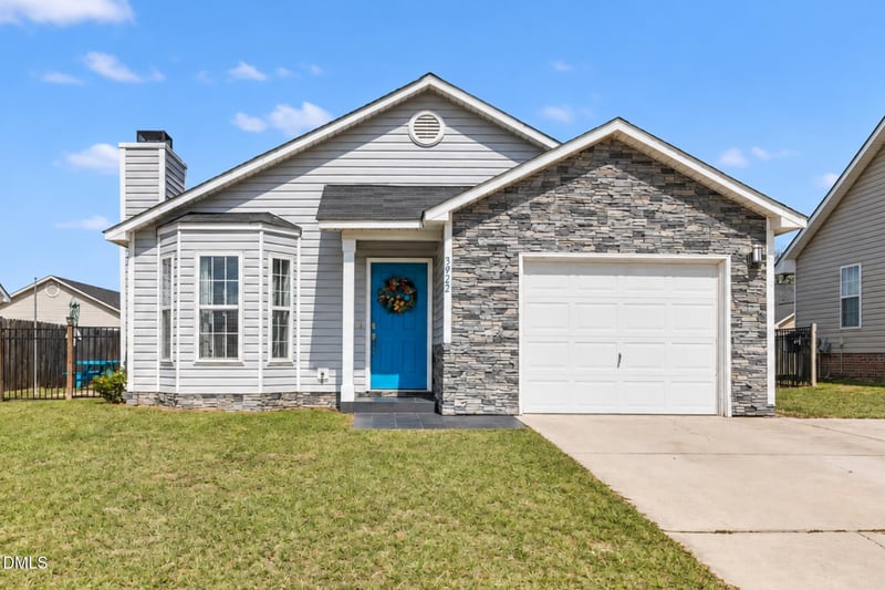 3922 Crusader Dr, Hope Mills, NC 28348