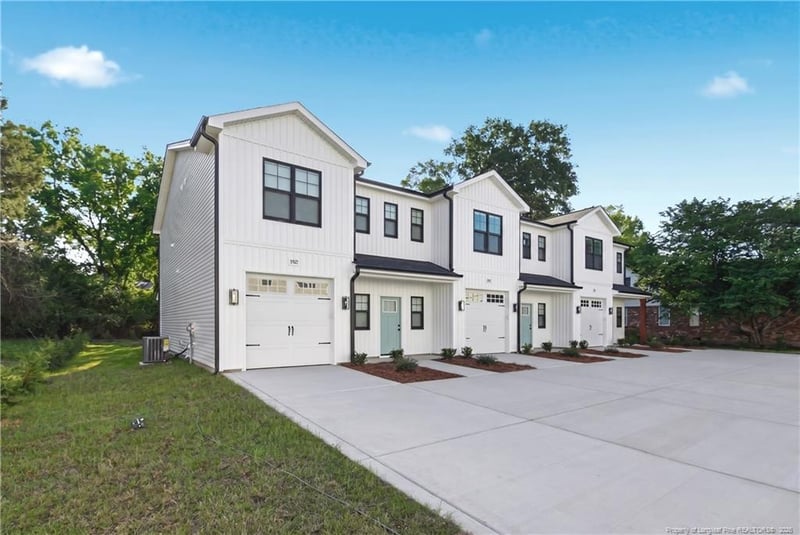3929 Hamilton St, Hope Mills, NC 28348