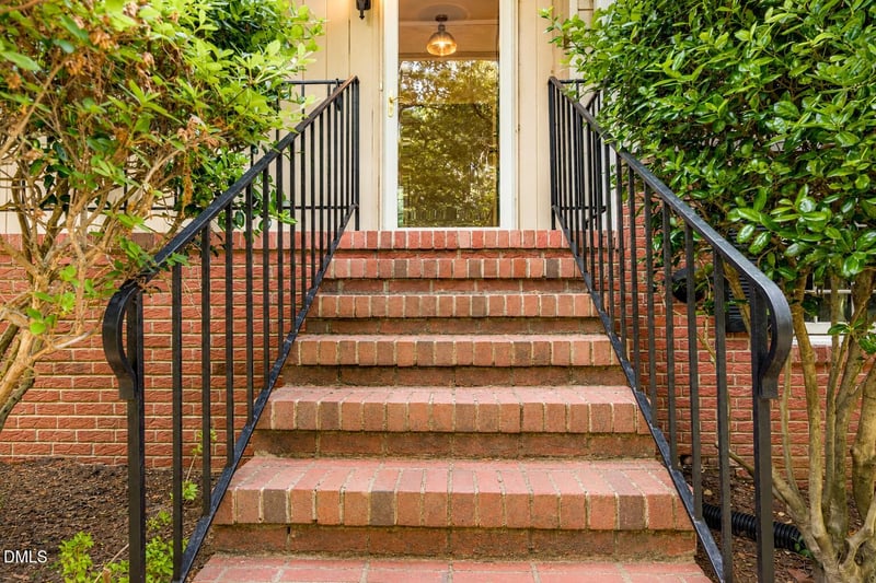 393 Wesley Ct, Chapel Hill, NC 27516