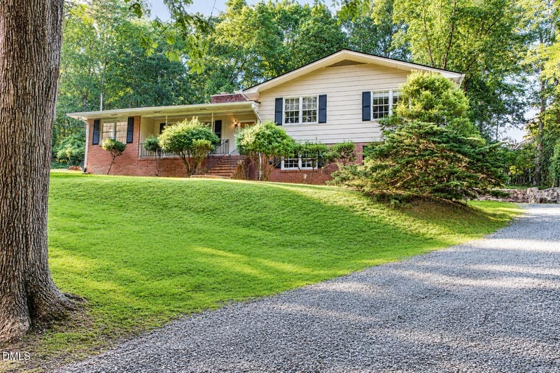 393 Wesley Ct, Chapel Hill, NC 27516