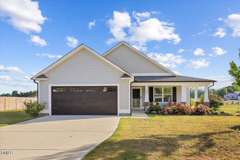 398 Sandcastle Ln, Four Oaks, NC 27524