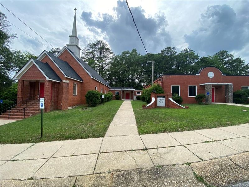 398 Trinity Dr, Fayetteville, NC 28301