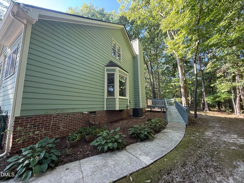 400 Oak Run Dr, Raleigh, NC 27606